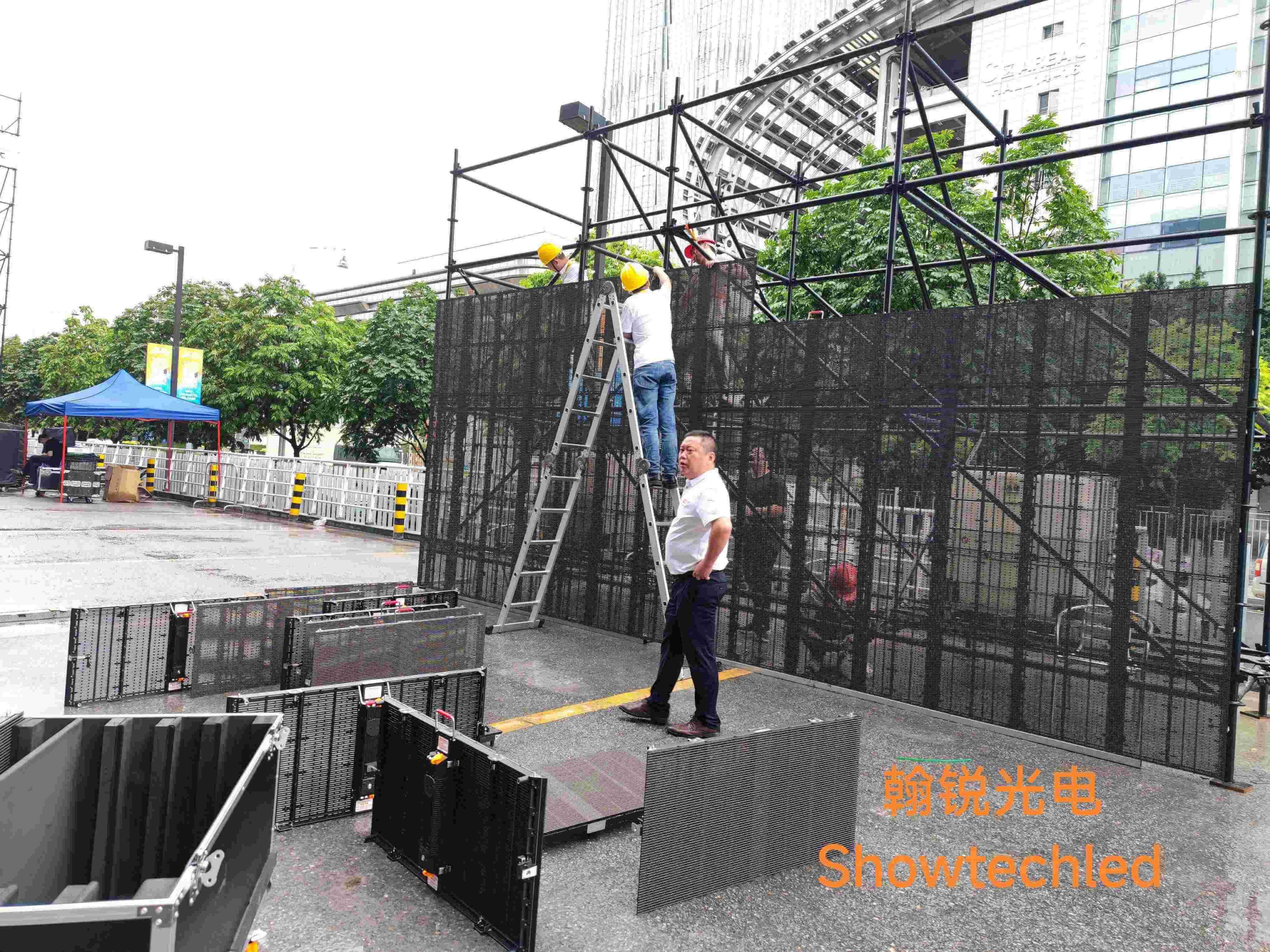 Pantalla LED transparente al aire libre para competición PK, serie de líneas al aire libre de Guangzhou GETshow, apantallada para exteriores (P3.91-7.81 de pantalla de hielo)